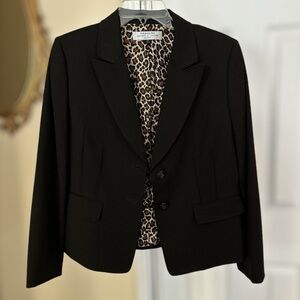 Tahari 2 Button Close Suit Jacket Leopard Print Lining Button Cuff Design